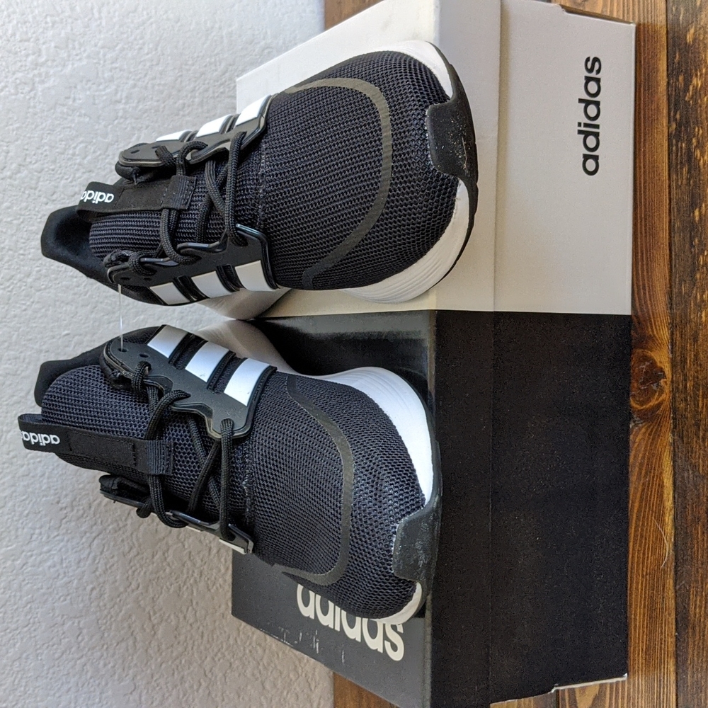 Brand NEW Men's Adidas Energy Falcon size 10